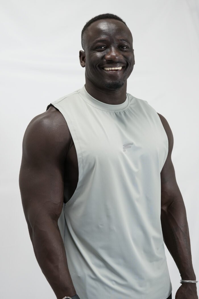 Sleeveless T-shirt - Image 2